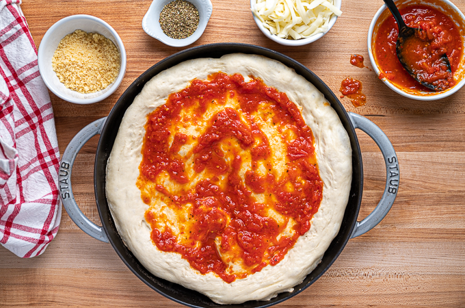 cast iron skillet pizza with sauce
